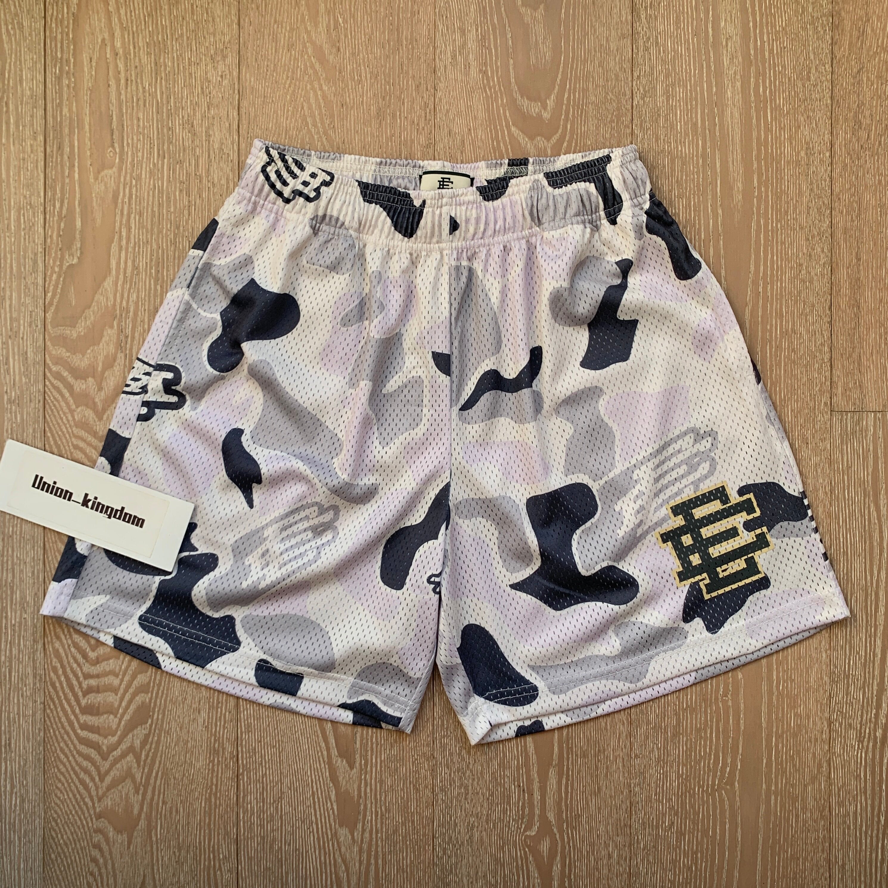 New EE American casual fitness shorts muscular men sports quarter pants mesh breathable style European and American stars with the same style